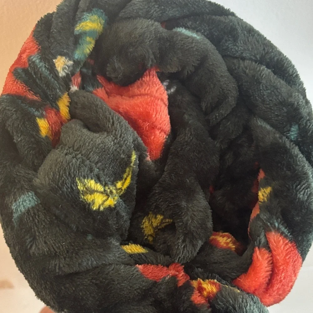 Disney Hocus Pocus Dark Green Plush Throw